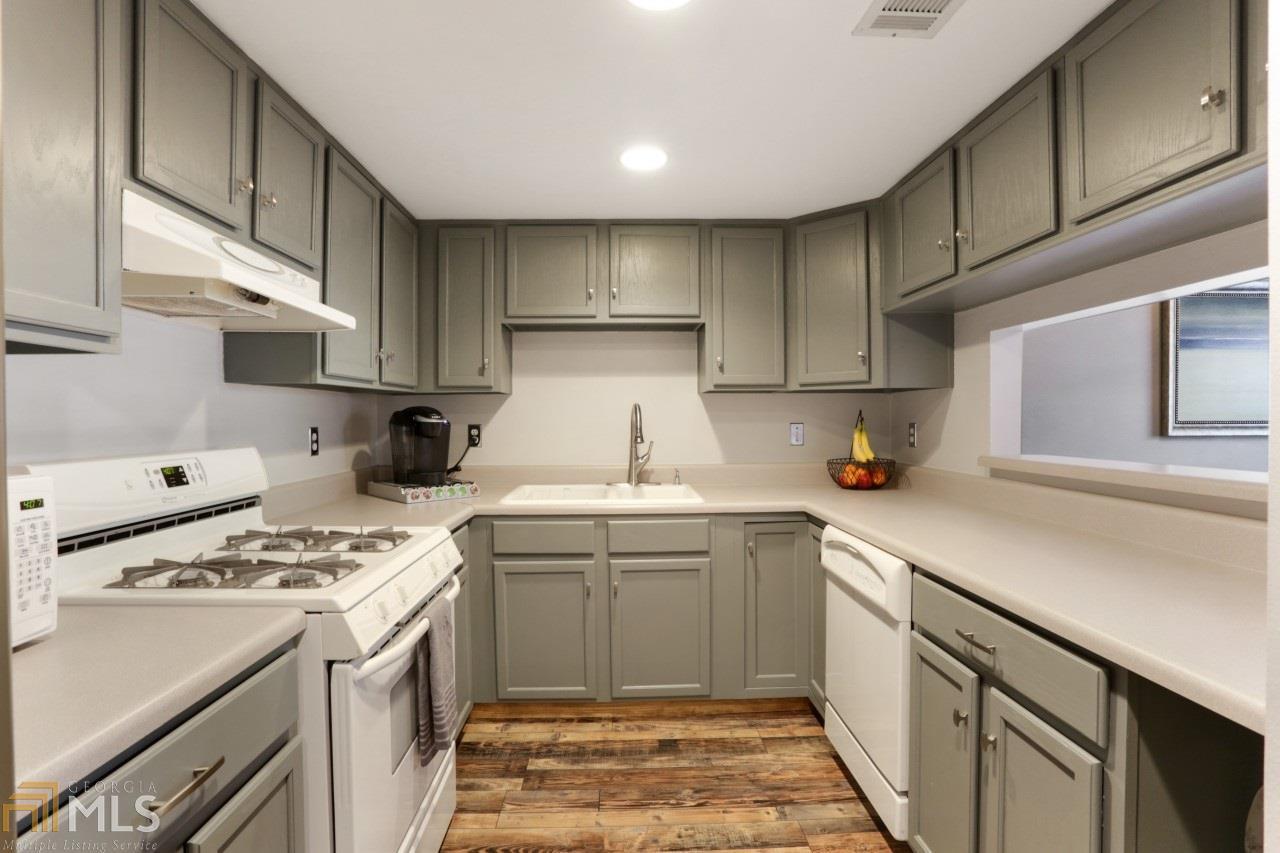Williamsburg Square - Residential