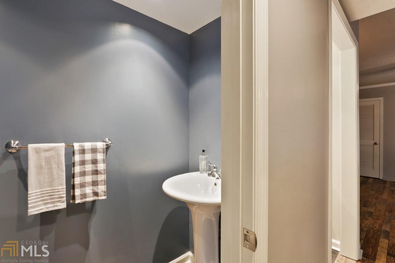 Williamsburg Square - Residential