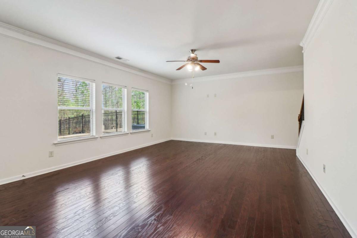 903 Hollytree PL