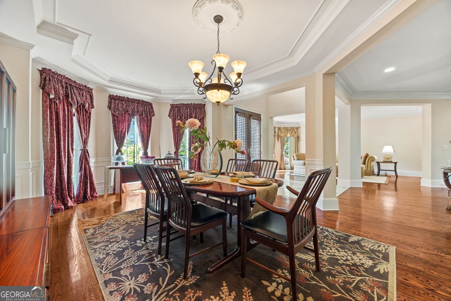 Atlanta, Georgia 30331, United States, 5 Bedrooms Bedrooms, ,4 BathroomsBathrooms,Residential,Pending,209915