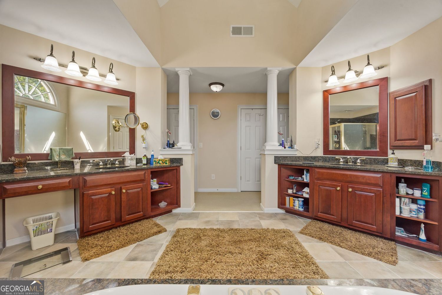 Atlanta, Georgia 30331, United States, 5 Bedrooms Bedrooms, ,4 BathroomsBathrooms,Residential,Pending,209915