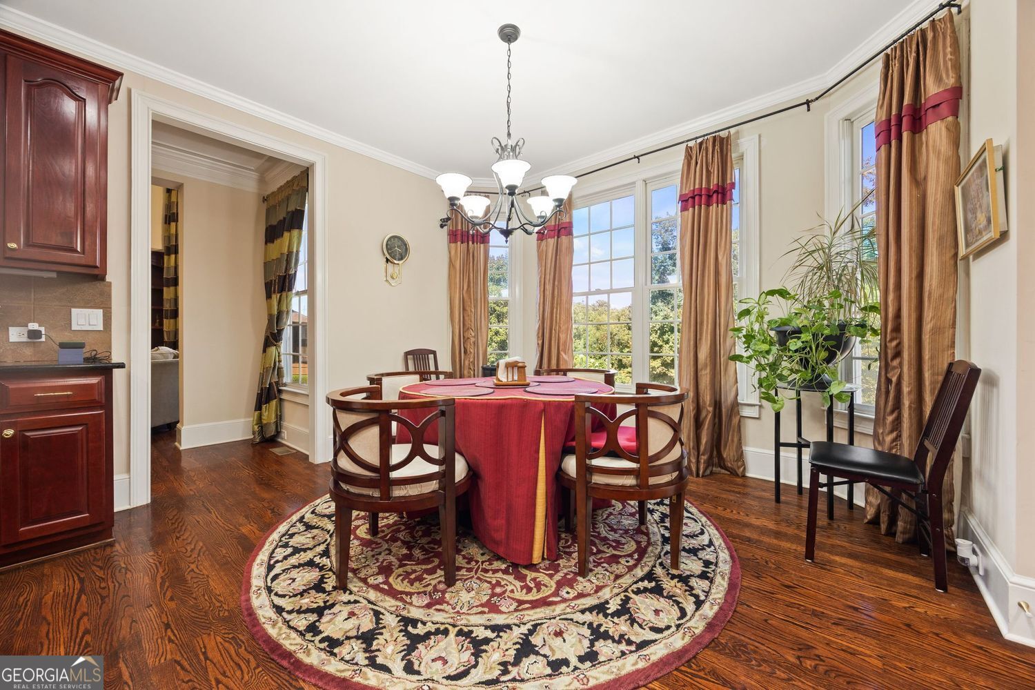 Atlanta, Georgia 30331, United States, 5 Bedrooms Bedrooms, ,4 BathroomsBathrooms,Residential,Pending,209915