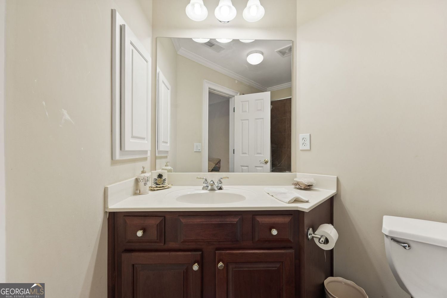 Atlanta, Georgia 30331, United States, 5 Bedrooms Bedrooms, ,4 BathroomsBathrooms,Residential,Pending,209915