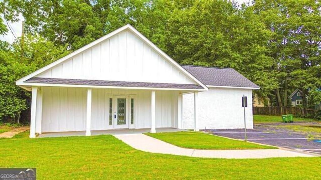 Photo of 222 S 14th St, Griffin, GA 30224 (MLS # 10657942)