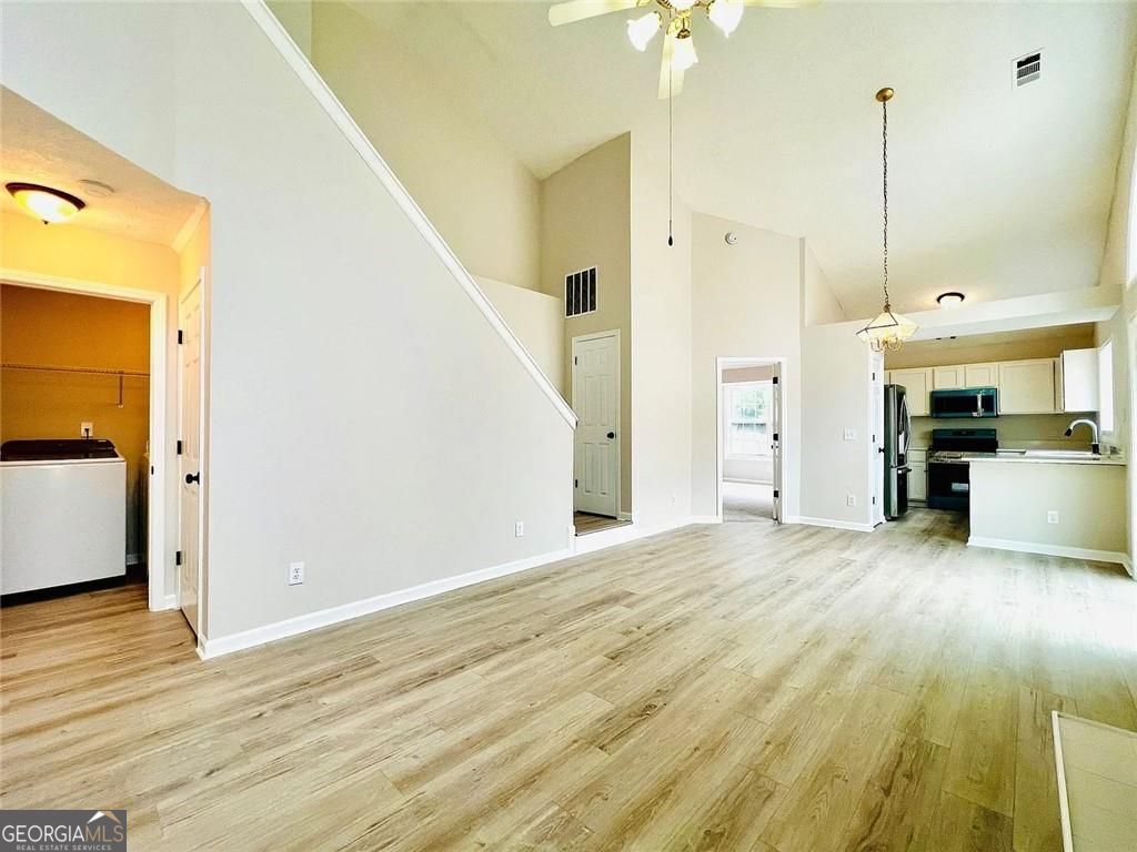 AVENSONG - Residential Lease