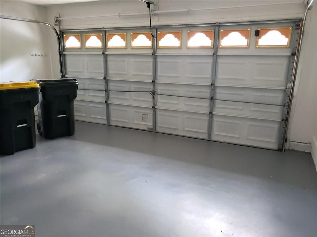 AVENSONG - Residential Lease