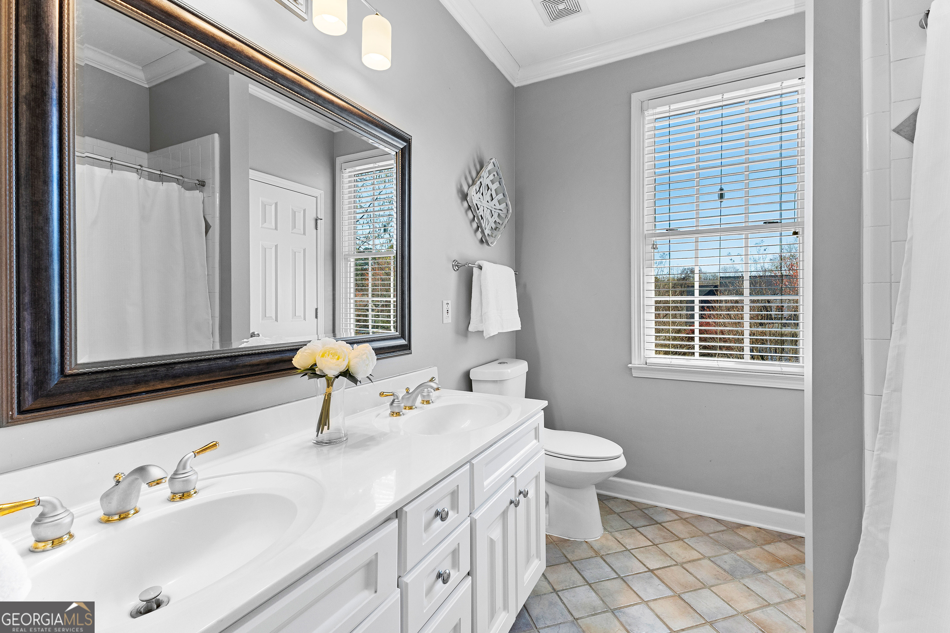 Fayetteville, Georgia 30215, United States, 4 Bedrooms Bedrooms, ,5 BathroomsBathrooms,Residential,Active,93905