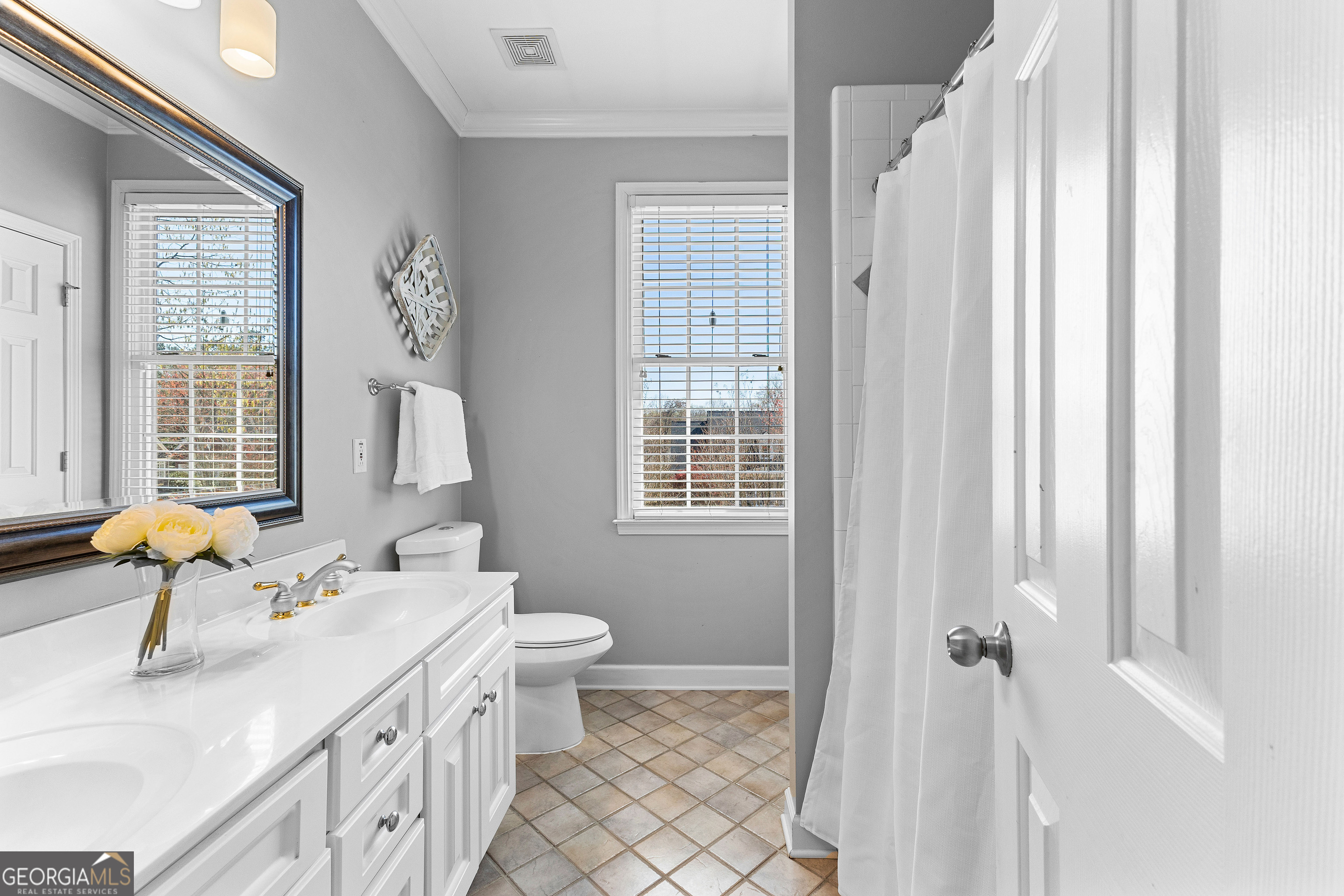 Fayetteville, Georgia 30215, United States, 4 Bedrooms Bedrooms, ,5 BathroomsBathrooms,Residential,Active,93905