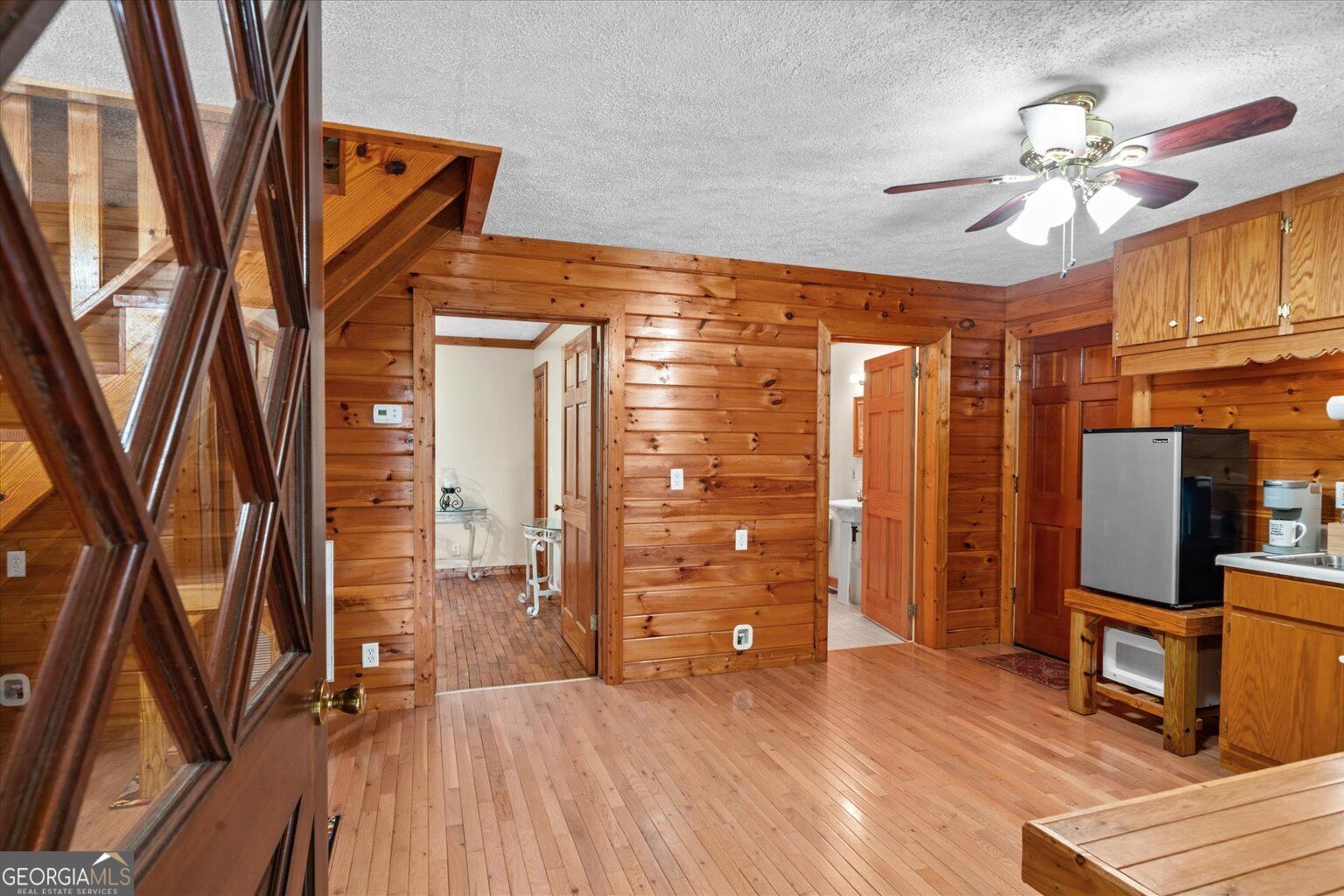 937 Aurora LN