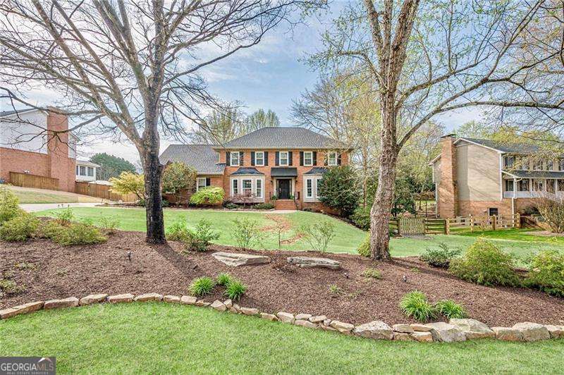 220 Saddle Lake DR