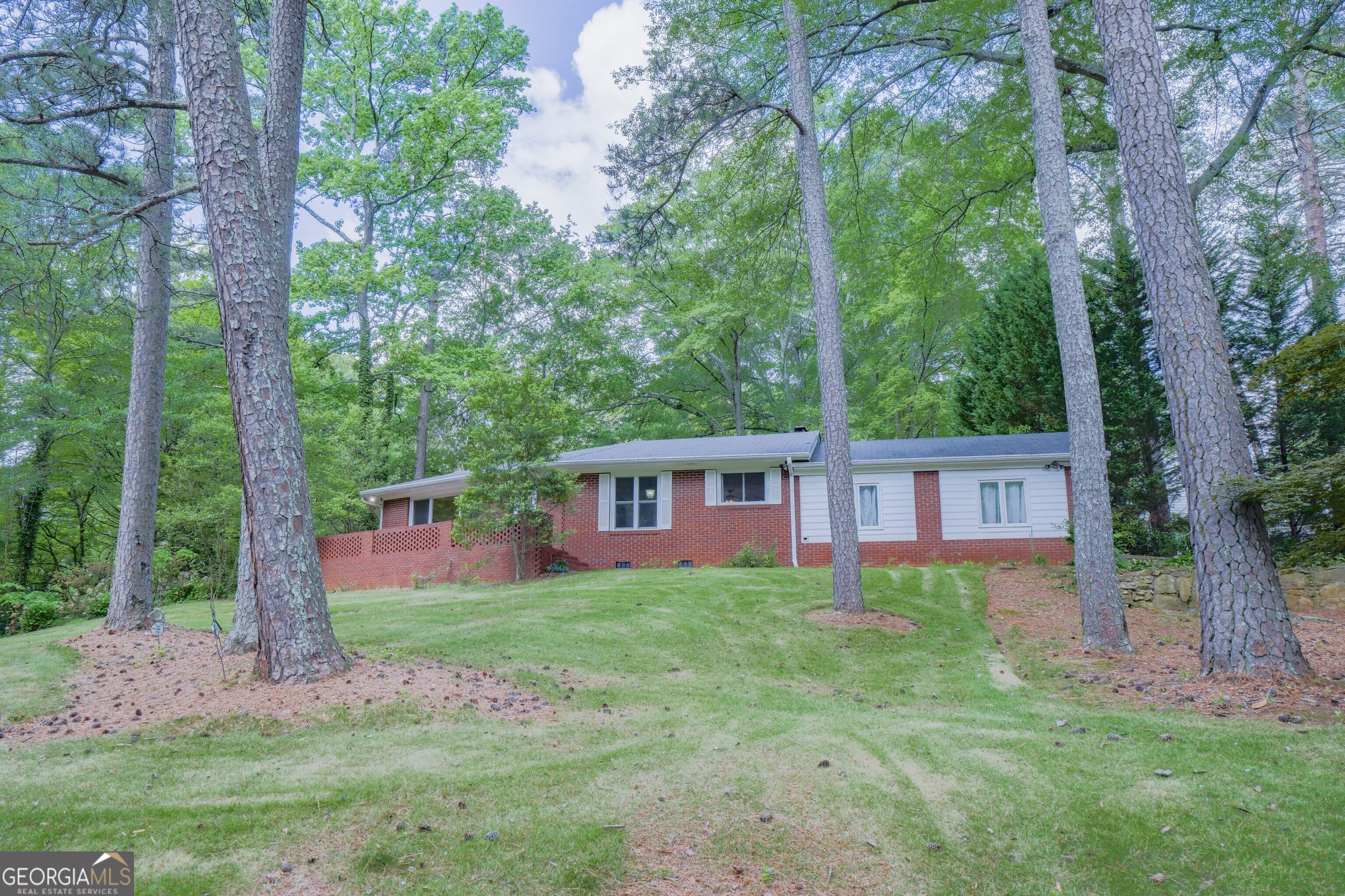 2279 Parkview CIR