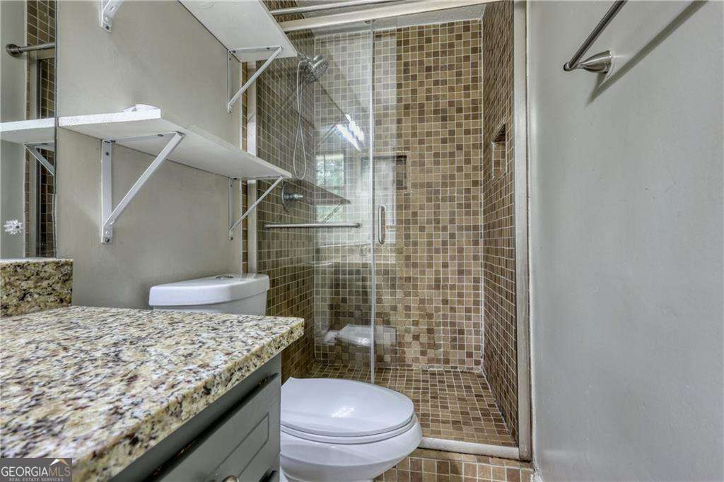 3185 Village Glen TRL