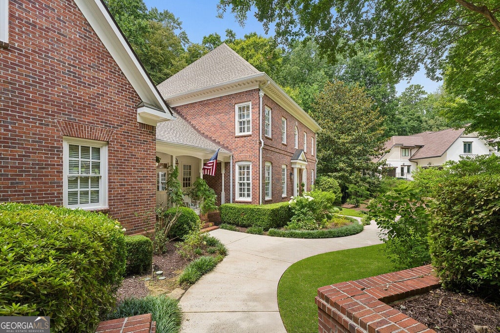 Photo of 553 Bryn Mawr Lane NW, Atlanta, GA 30327 (MLS # 10835156)