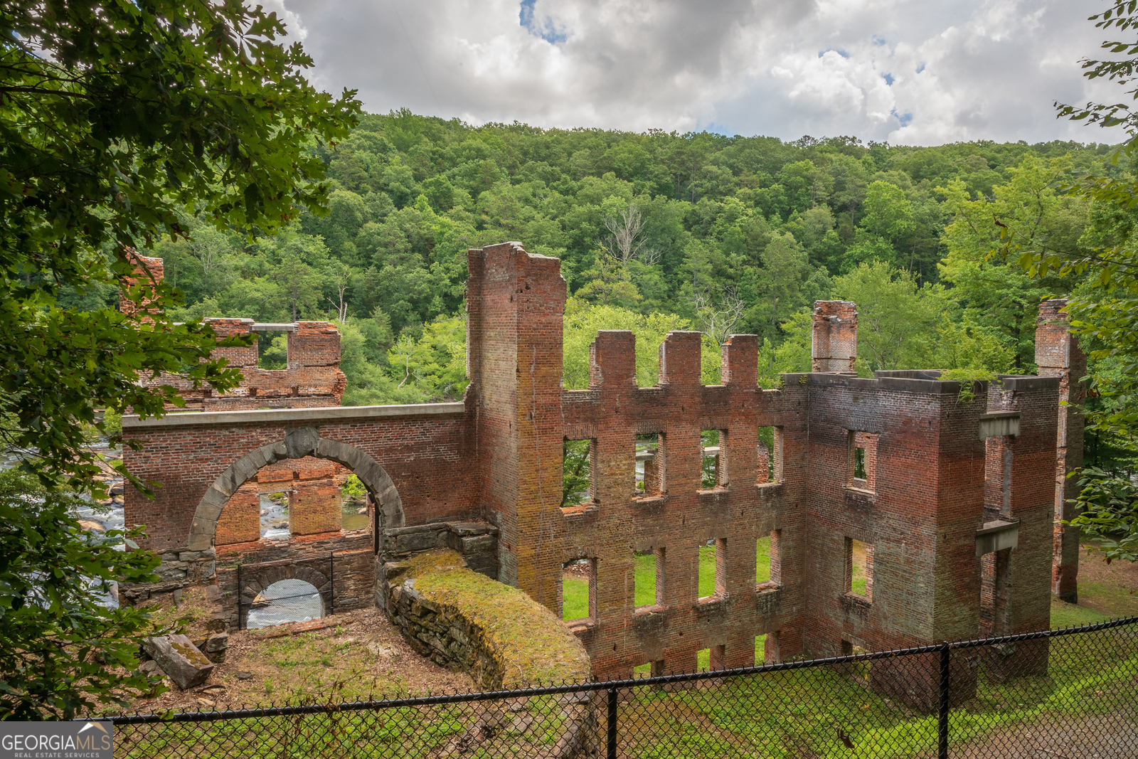 2416 Mount Vernon RD