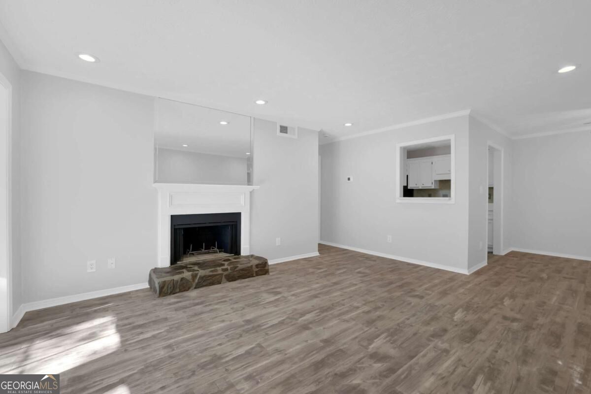 2401 Country Park DR SE
