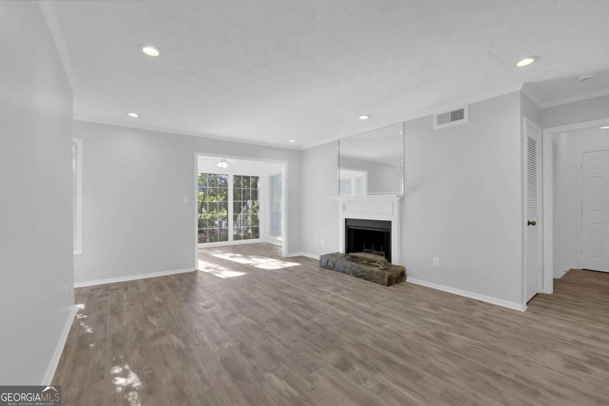 2401 Country Park DR SE