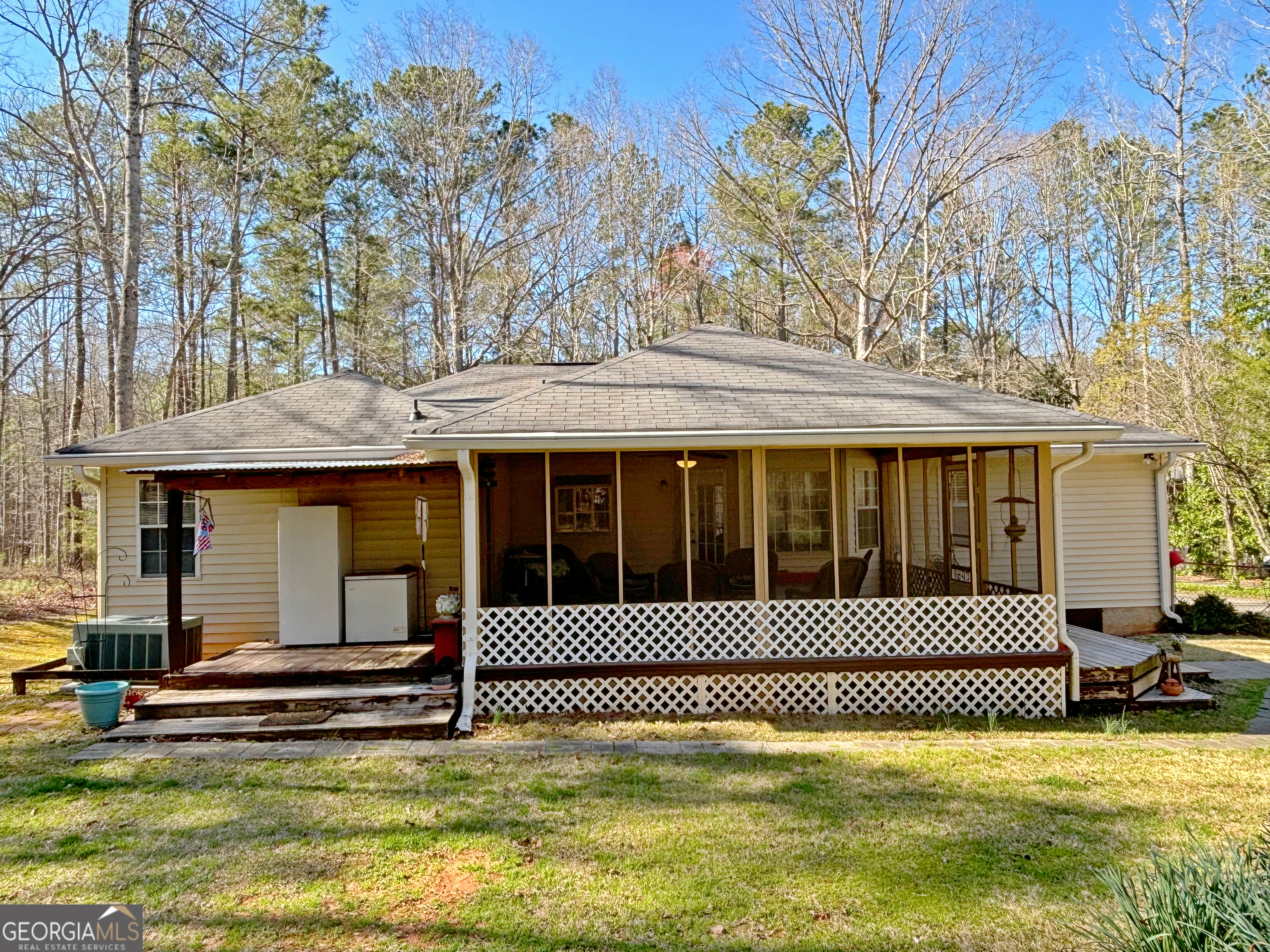127 Circle H RD