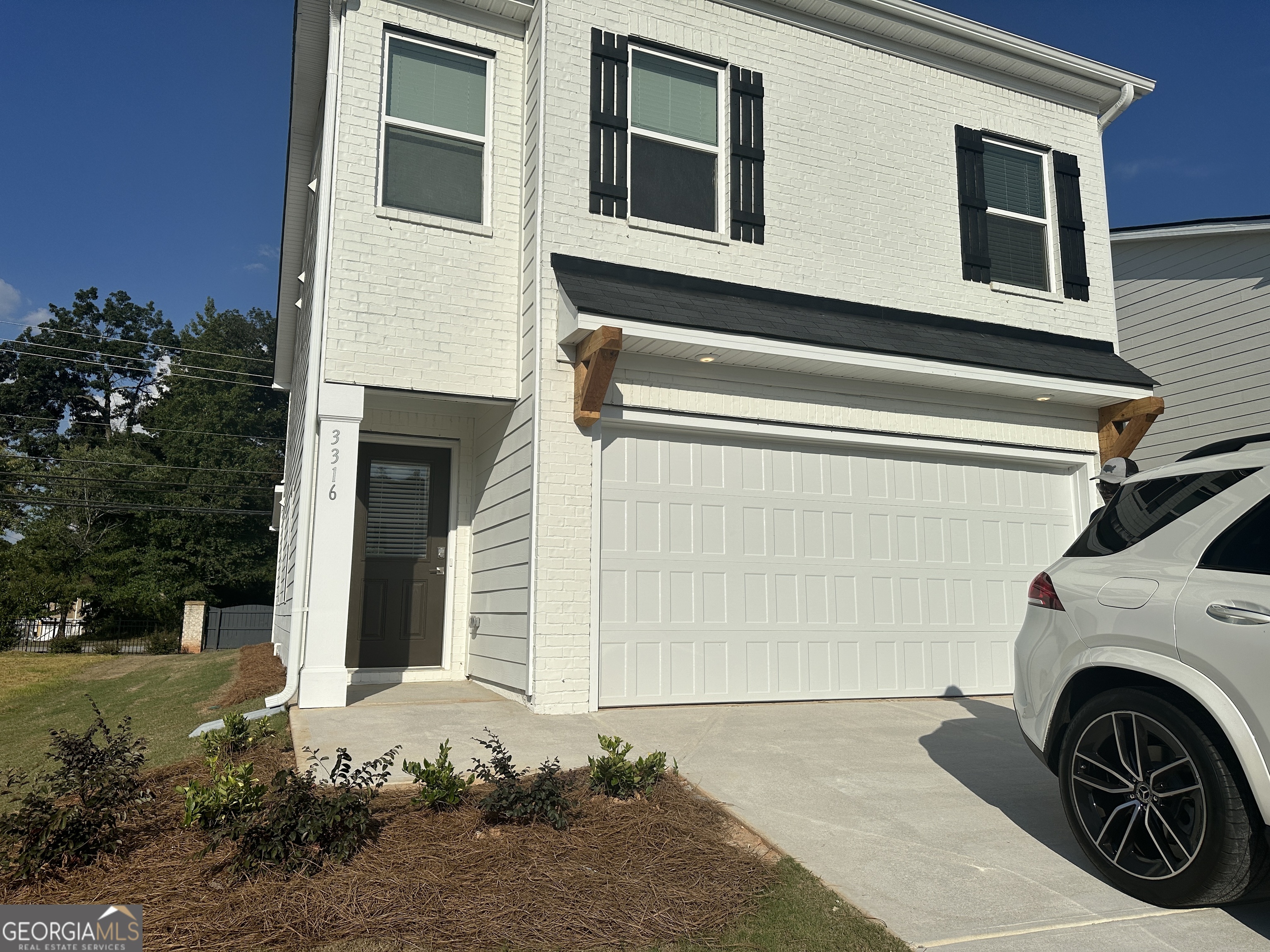Fully furnished 3 bedroom 2 1/2 bath home in 1 year old home community, please call to schedule viewing.