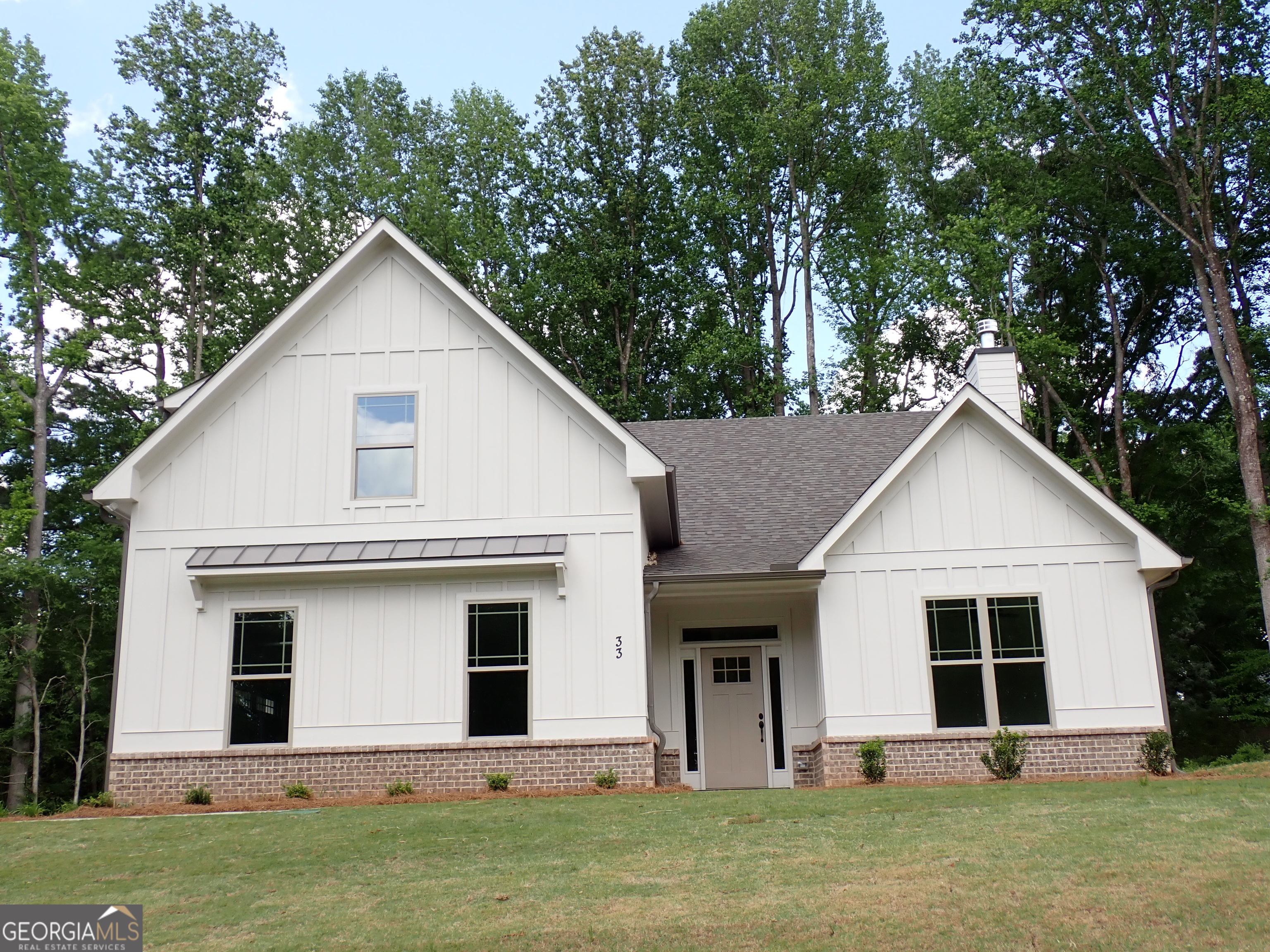 $10,000 BUYER INCENTIVE* ON NEW MASTER ON MAIN, 1.8 ACRES, CAMDEN FARMS!! Move In Ready. The Finely features a dramatic 12 ft tall family room with beamed ceilings and a fireplace with brick to the ceiling. Awesome kitchen with tons of cabinets. Large Island and very nice walk in pantry! Vent a hood, under counter lighting, along with stainless appliances and granite tops. Master bedroom on main along with an additional bedroom and full bath. Upstairs has 2 bedrooms, full bath and a HUGE Bonus Room!! Home is finished with some nice features including spray foam insulation, exterior with concrete siding and trim, sprinkler system in front yard, recirculating hot water, frameless master shower door, fans in all secondary bedrooms, framed mirrors in all baths. Camden Farms is a unique community of 25 homes, all on 1+ acre lots! Close to downtown Jefferson. Centrally located between Gainesville and Athens. *Offer is subject to change without notice. **Photos of home are for floorplan purposes only. Some finishes in home may be different.