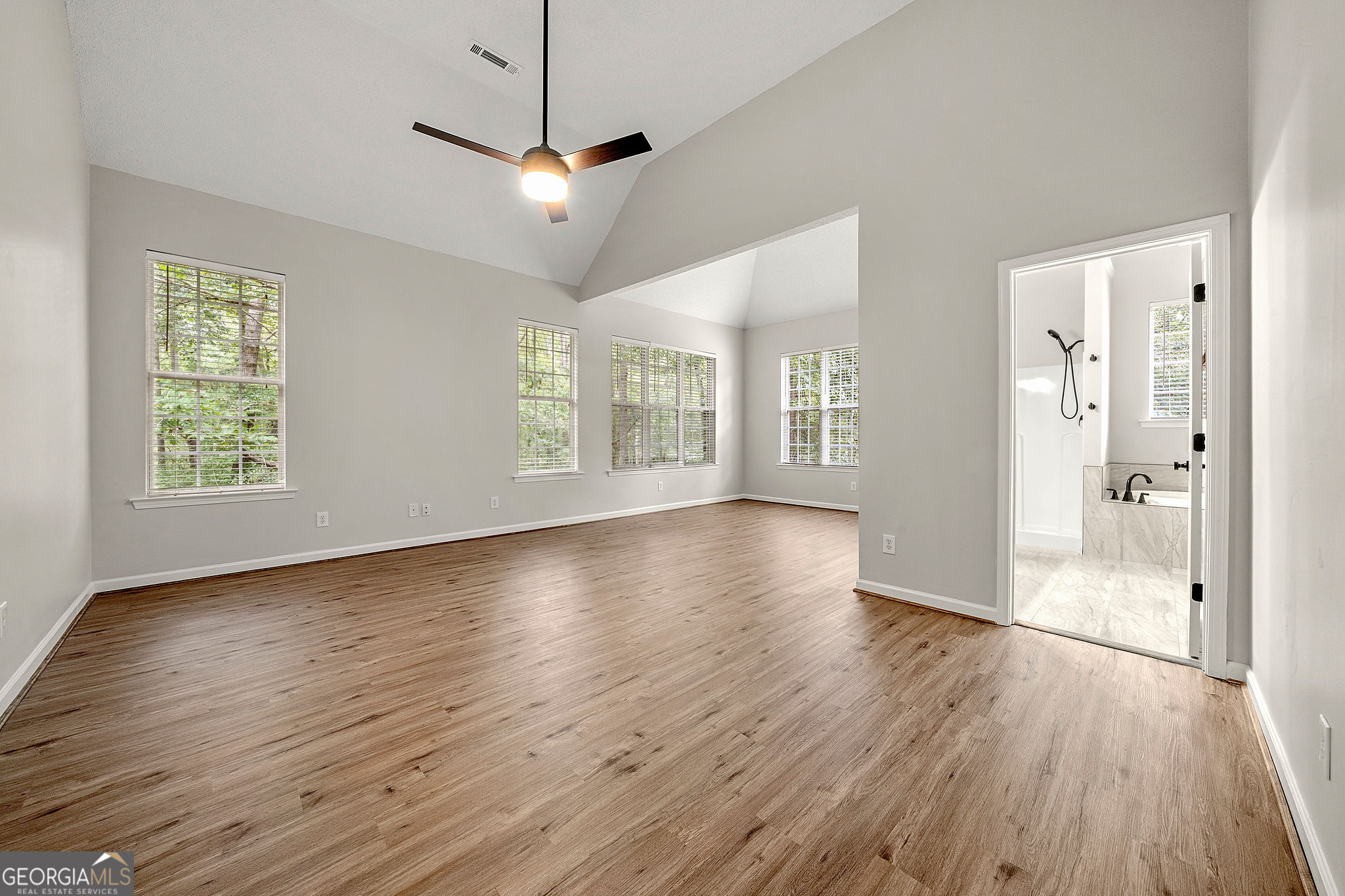 Sharpsburg, Georgia 30277, United States, 3 Bedrooms Bedrooms, ,3 BathroomsBathrooms,Residential,Active,214935