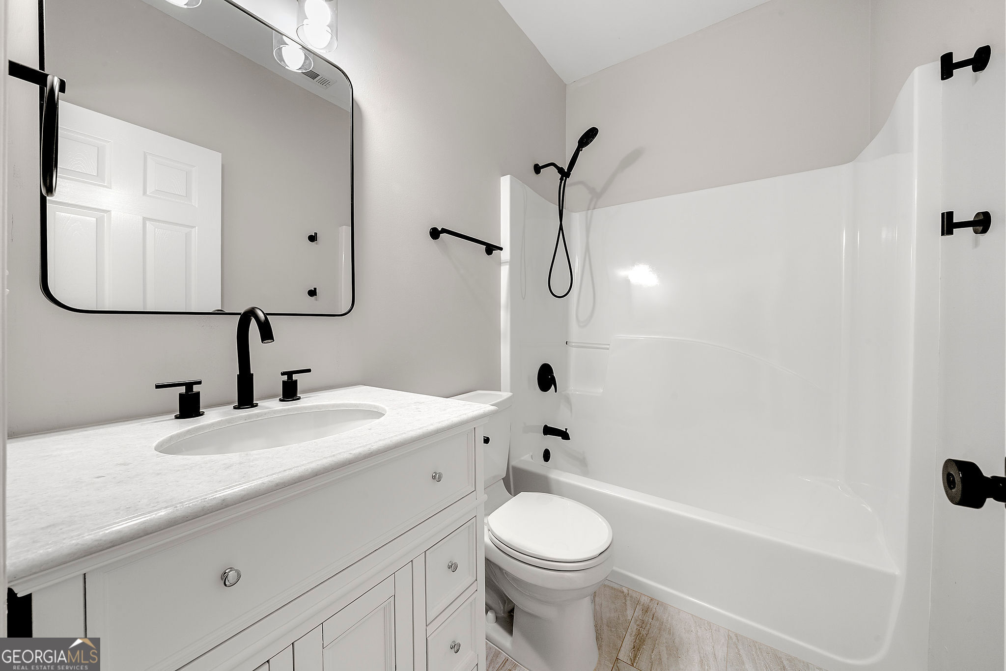 Sharpsburg, Georgia 30277, United States, 3 Bedrooms Bedrooms, ,3 BathroomsBathrooms,Residential,Active,214935