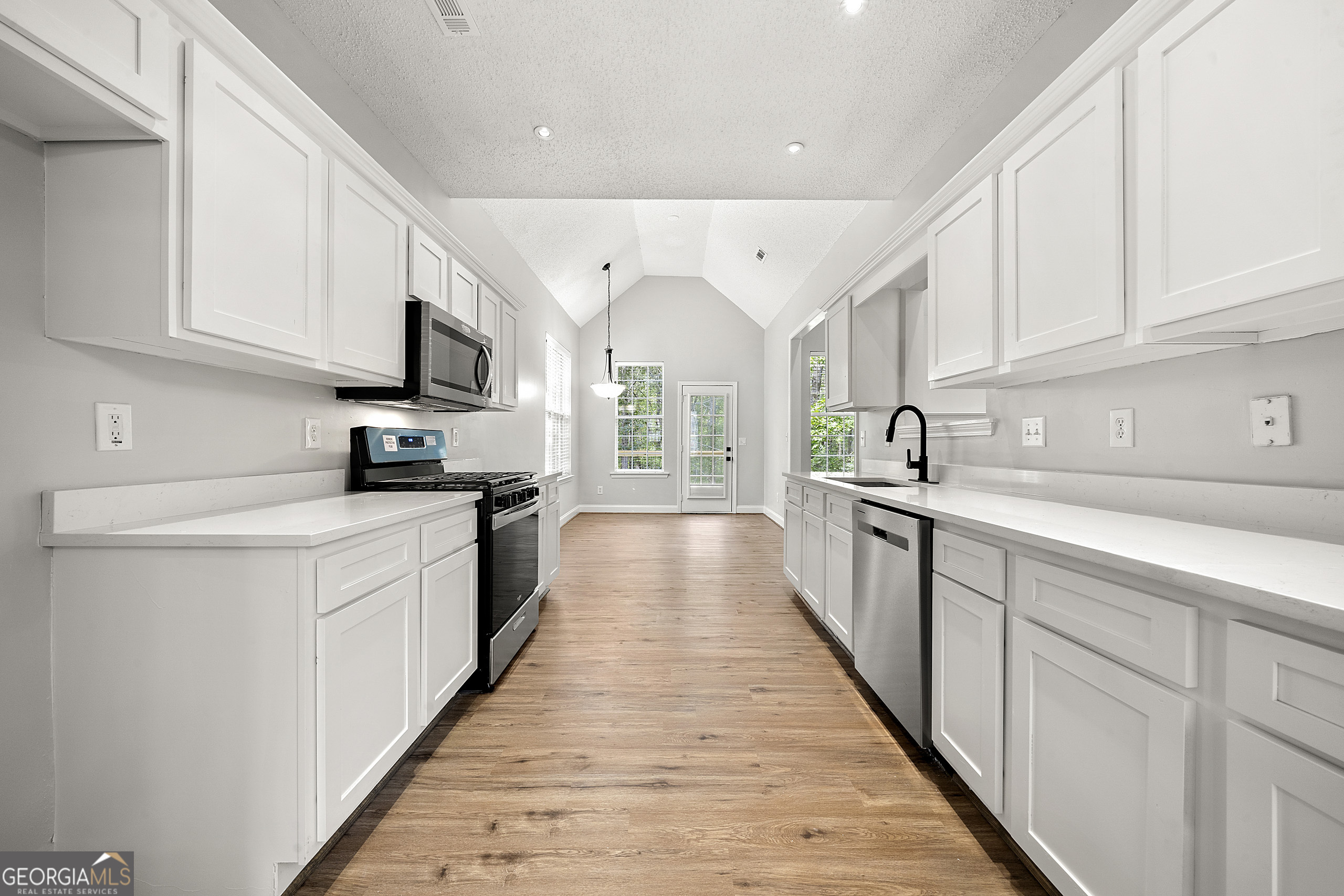 Sharpsburg, Georgia 30277, United States, 3 Bedrooms Bedrooms, ,3 BathroomsBathrooms,Residential,Active,214935