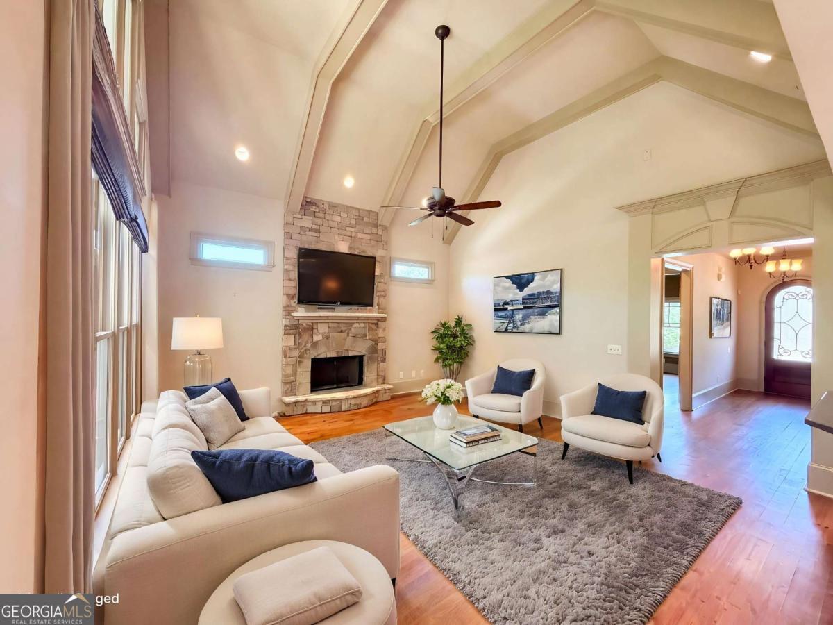 2036 Westwood CIR SE