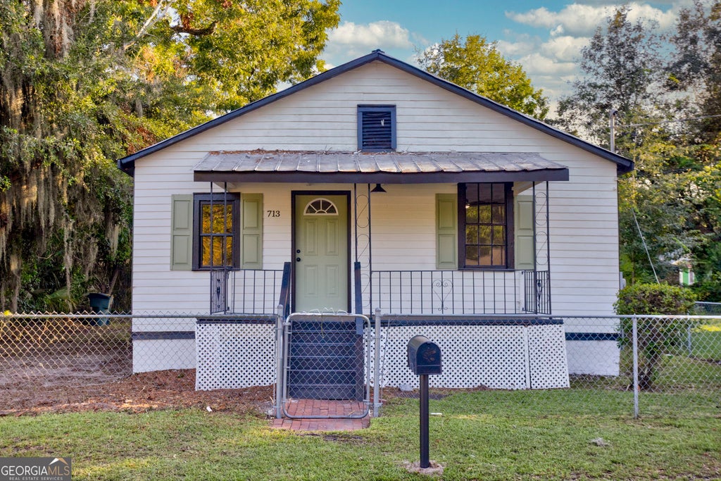 Photo of 713 Atlanta Street, Savannah, GA 31405 (MLS # 10840948)