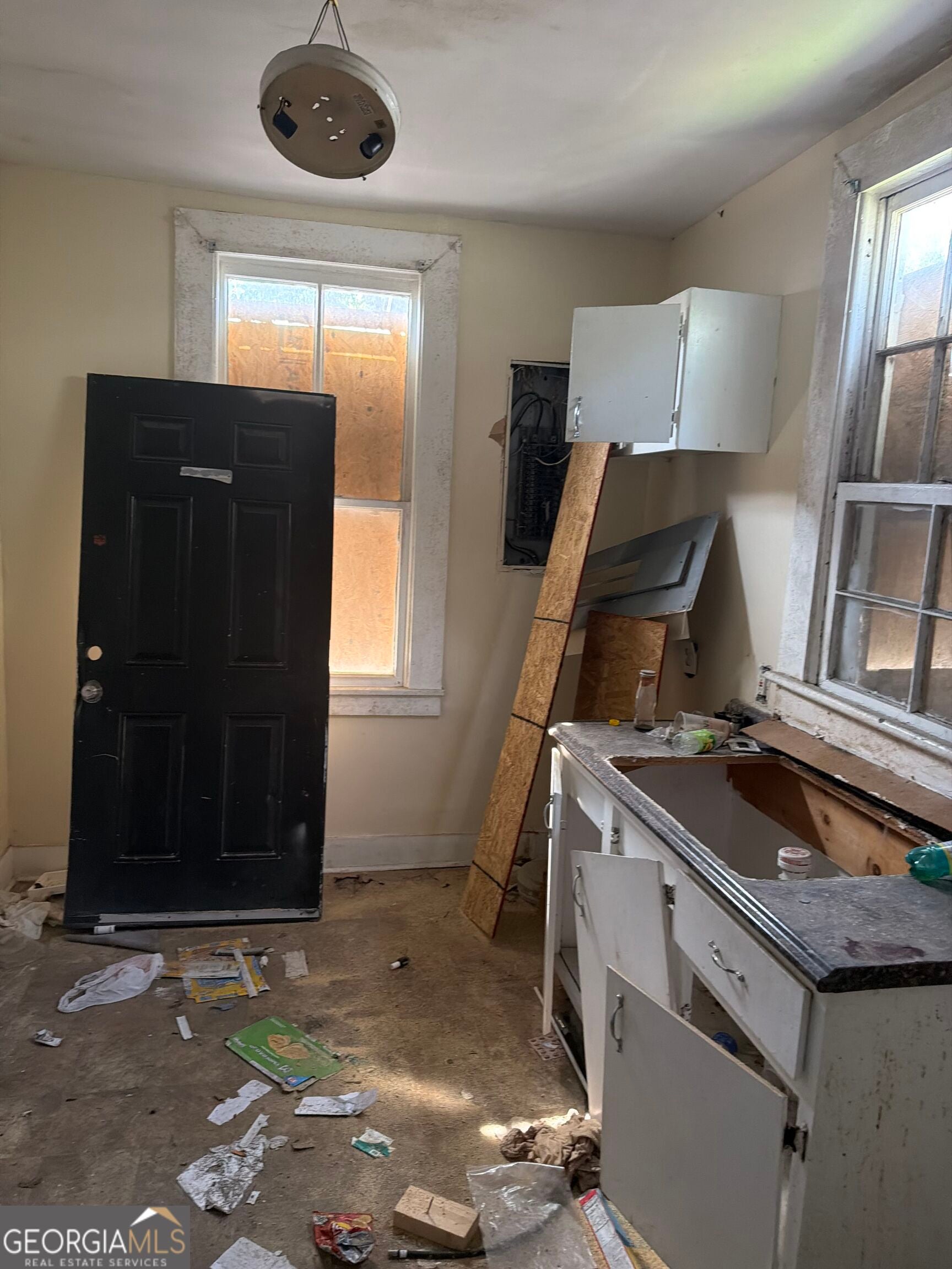 718 W. 38th ST