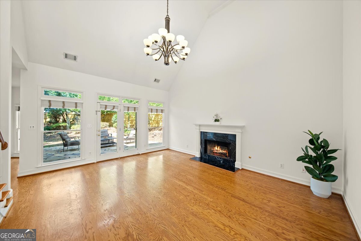 1560 Oak Park CV