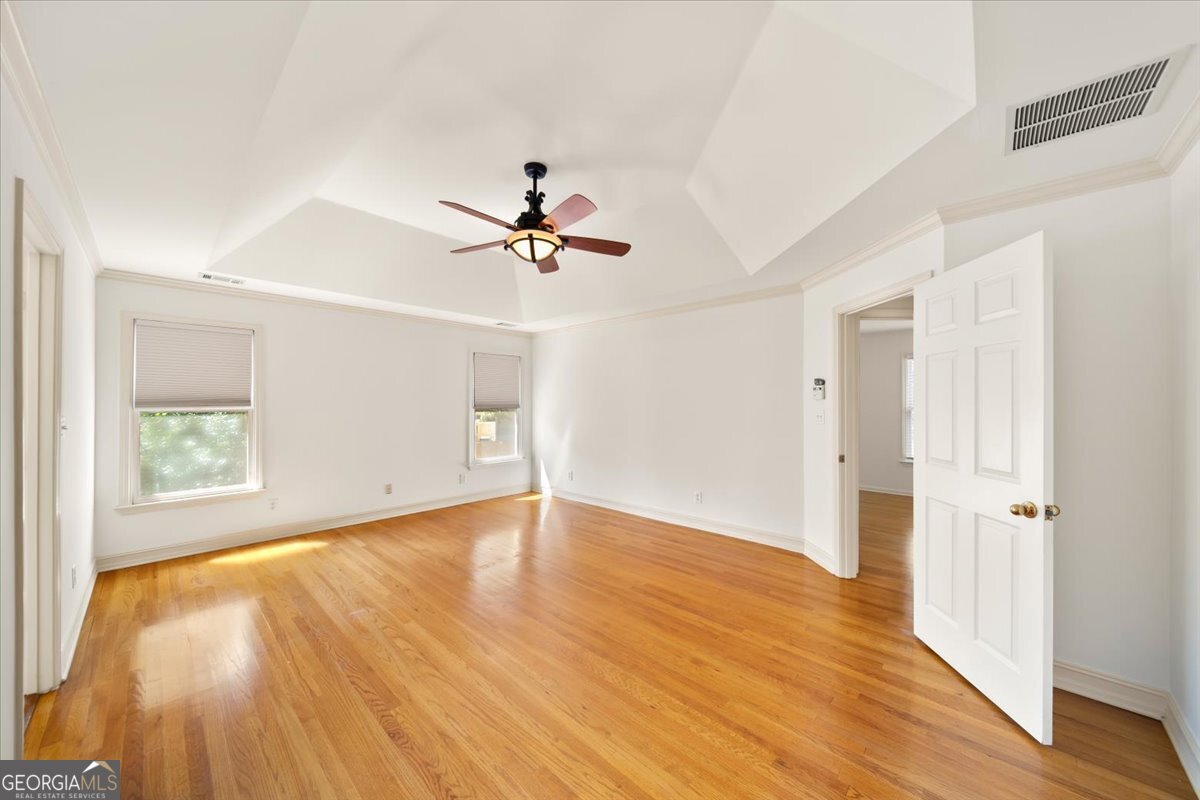 1560 Oak Park CV