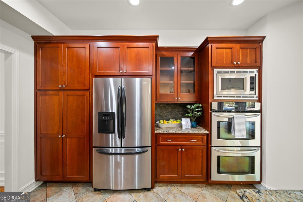 1560 Oak Park CV