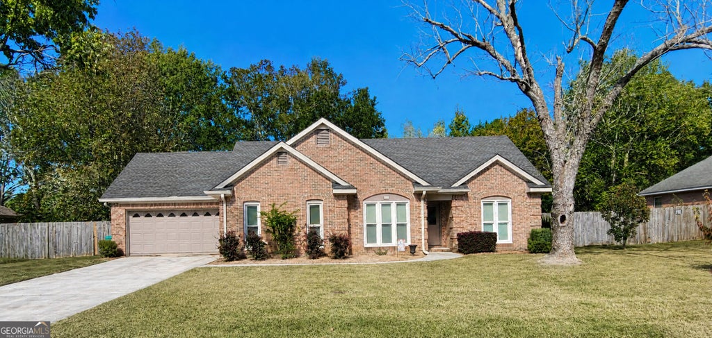 Photo of 319 Silver Cir, Warner Robins, GA 31093 (MLS # 10878765)