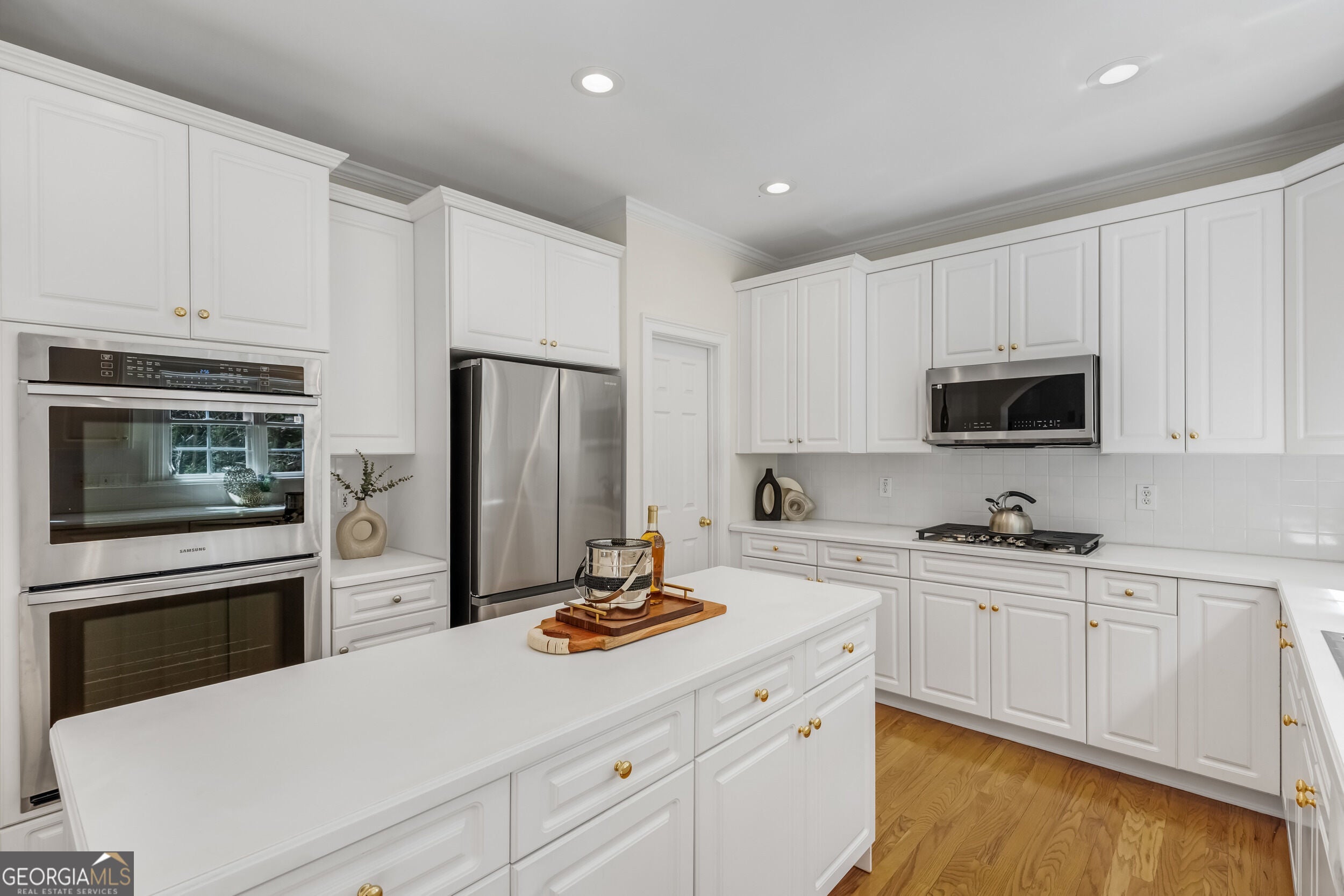 1128 Promontory DR