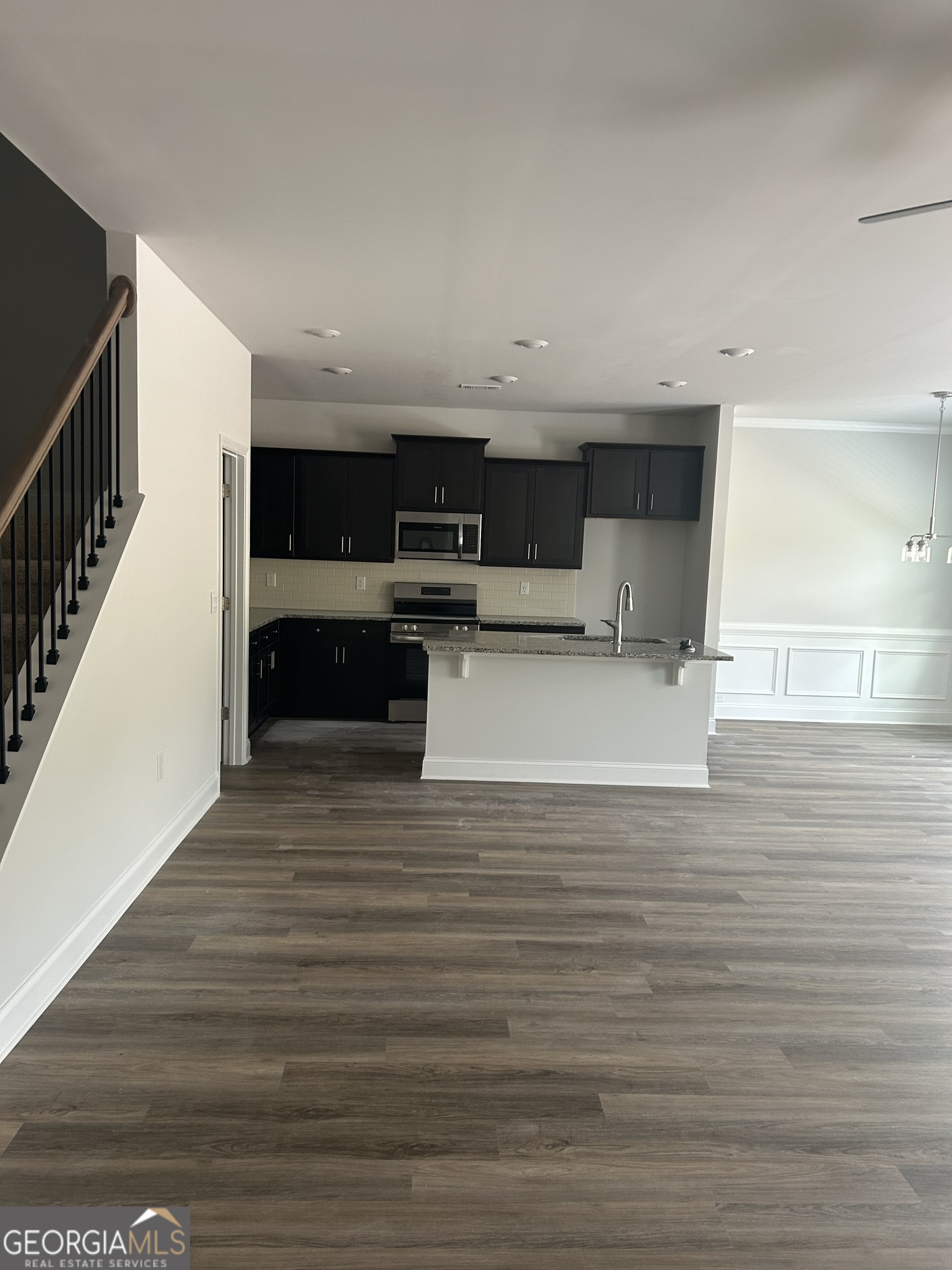 1154 Barrington Place WAY