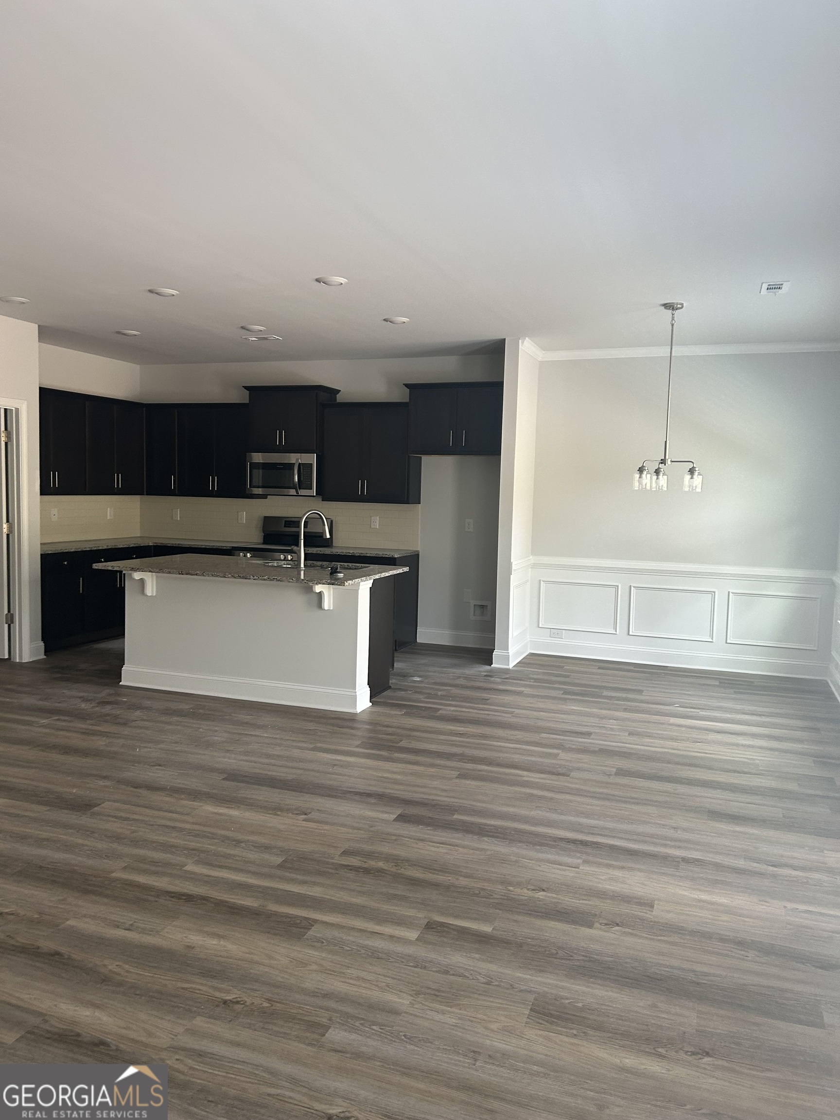 1154 Barrington Place WAY