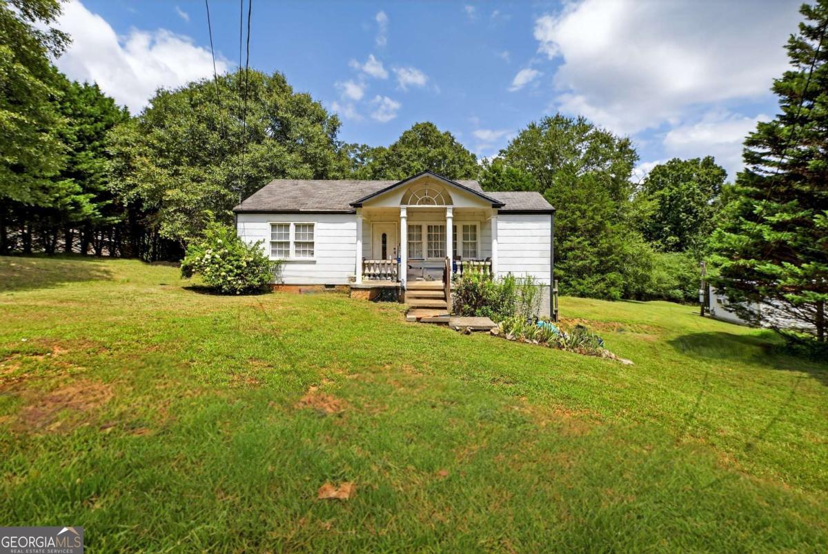 1561 Pleasant Valley RD SE