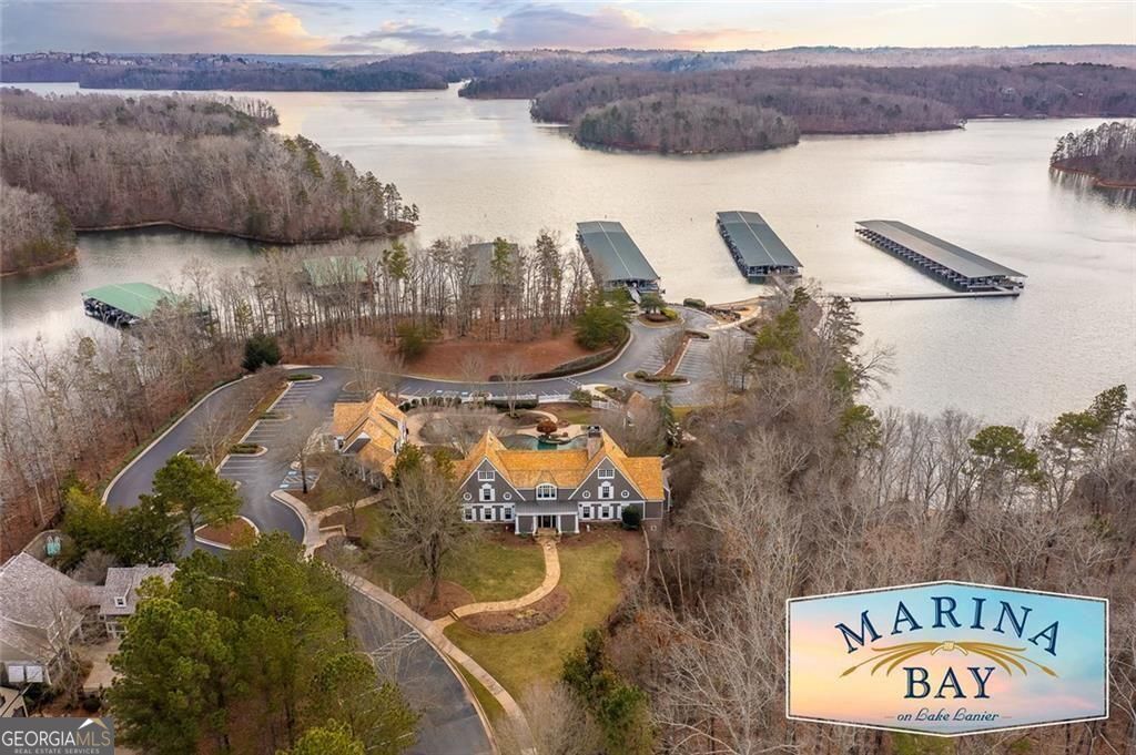 5812 Swinging Gate RD