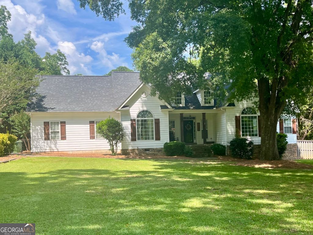 Photo of 1212 Maple Drive, Griffin, GA 30224 (MLS # 10785608)