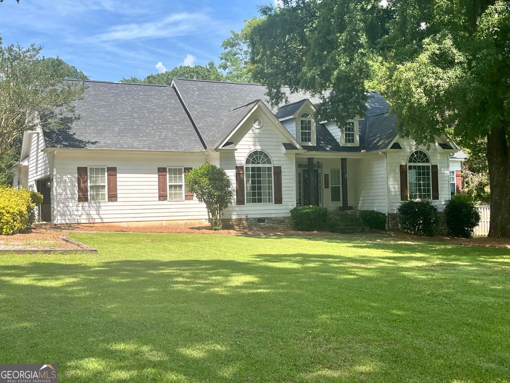 Photo of 1212 Maple Drive, Griffin, GA 30224 (MLS # 10785608)