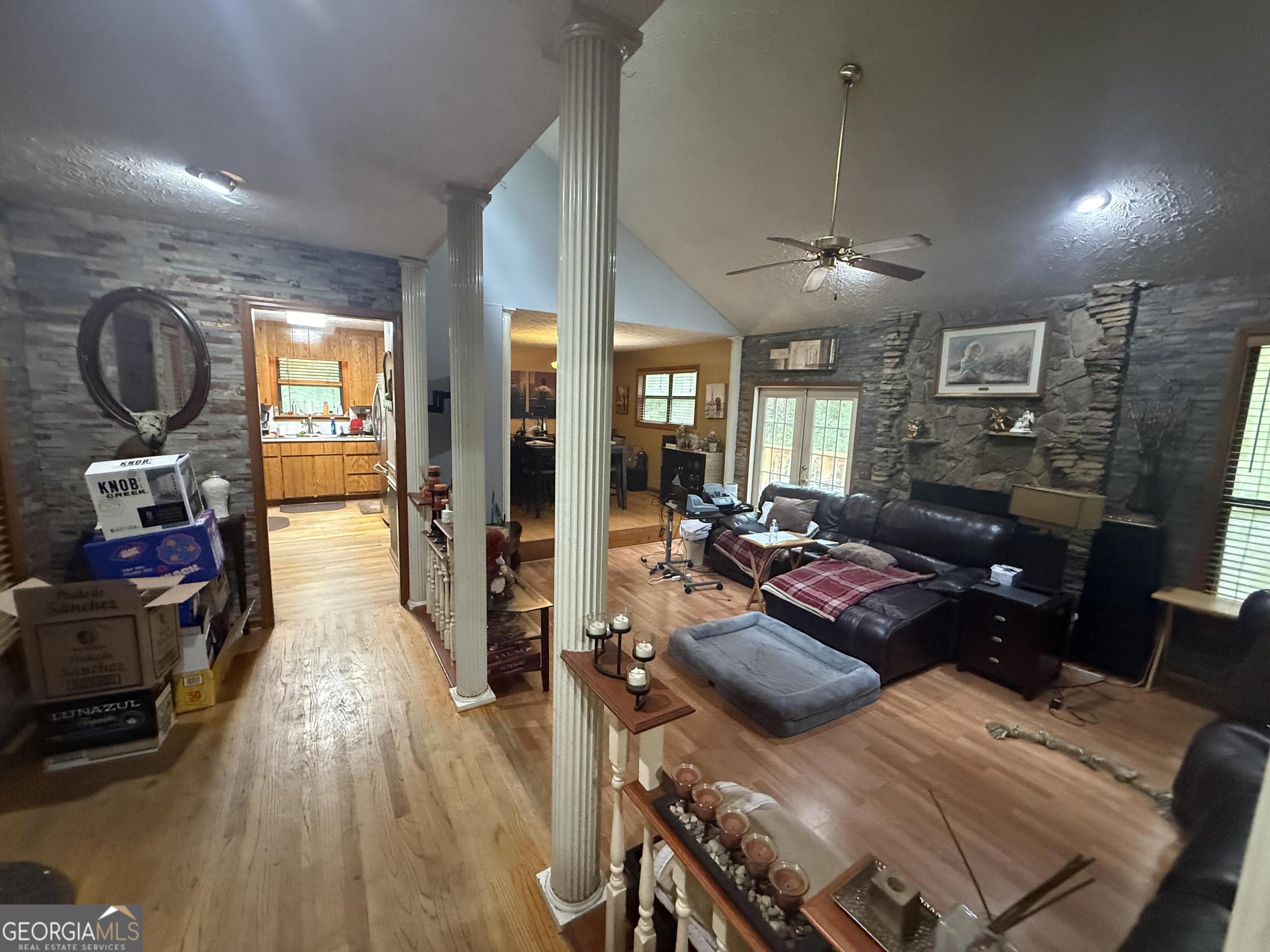 INDIAN CREEK - Residential