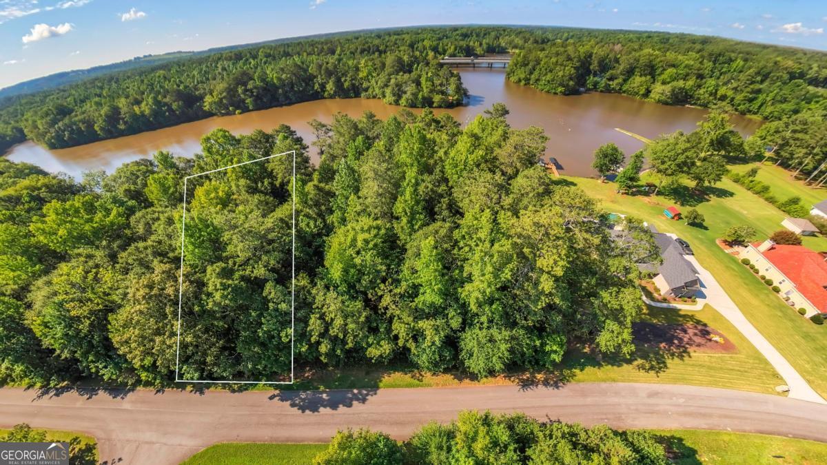279 Lakeridge DR
