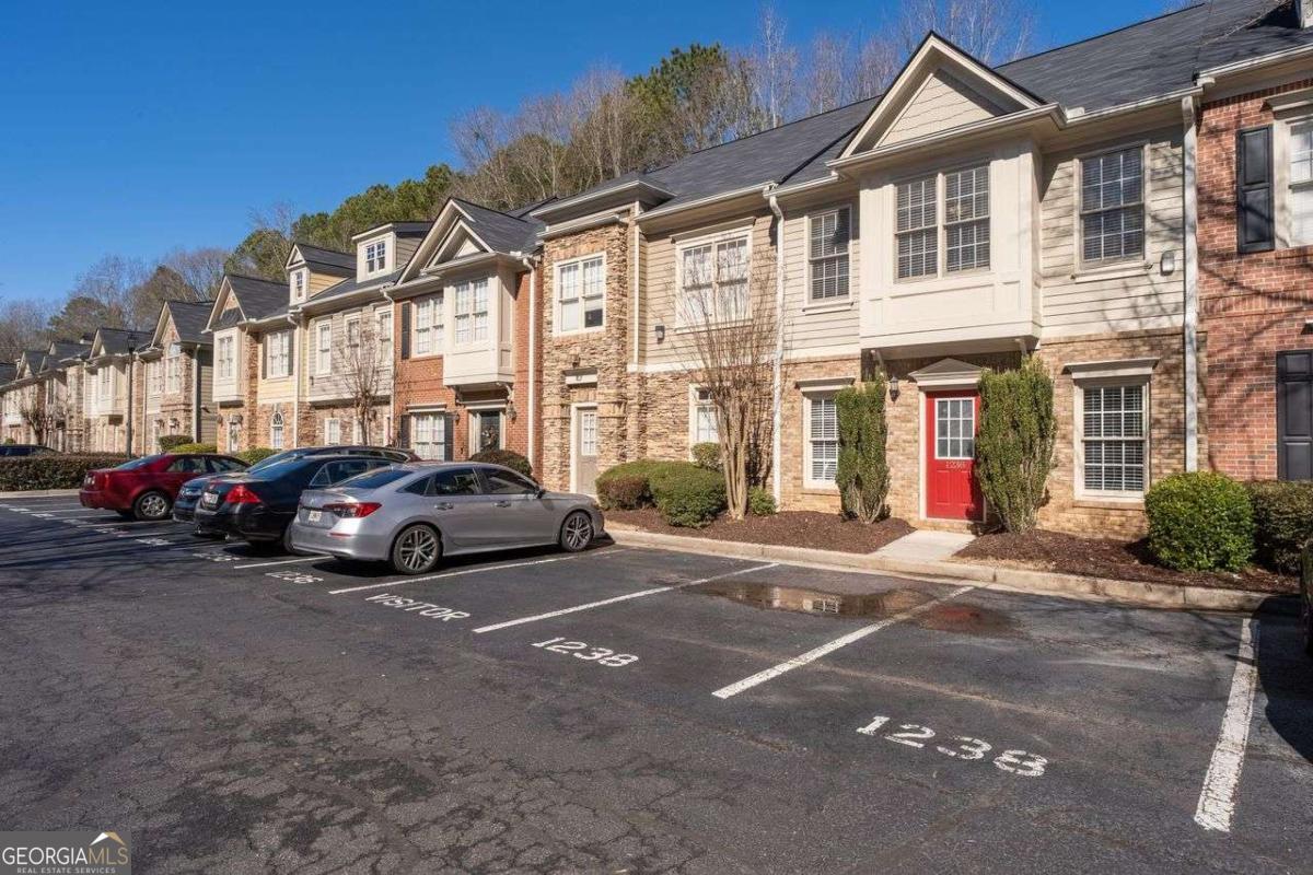 1238 Harris Commons PL