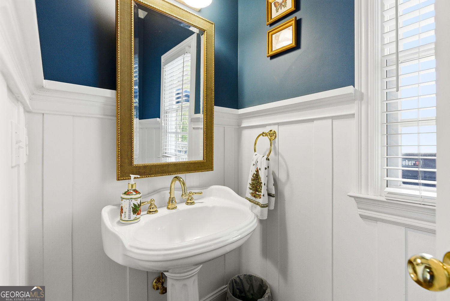 Roswell, Georgia 30075, United States, 5 Bedrooms Bedrooms, ,5 BathroomsBathrooms,Residential,Active,252309