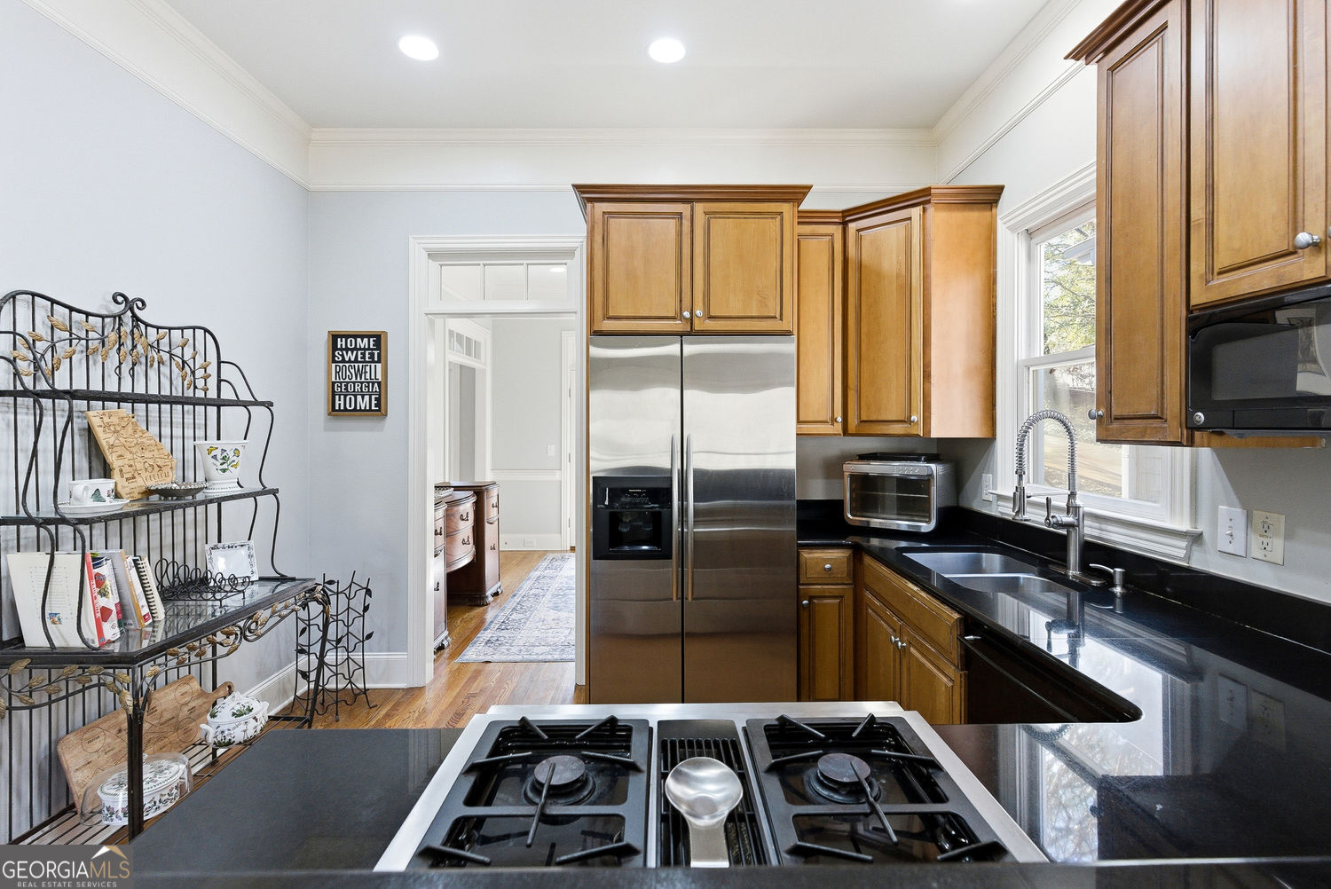 Roswell, Georgia 30075, United States, 5 Bedrooms Bedrooms, ,5 BathroomsBathrooms,Residential,Active,252309