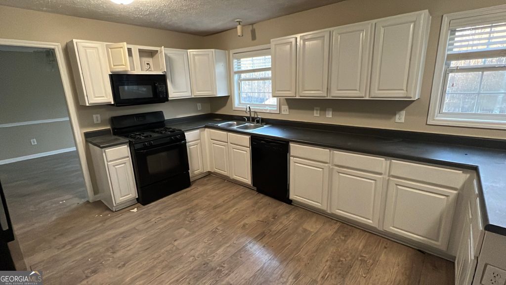 Photo of 923 Windmill Court, Jonesboro, GA 30236 (MLS # 10673240)