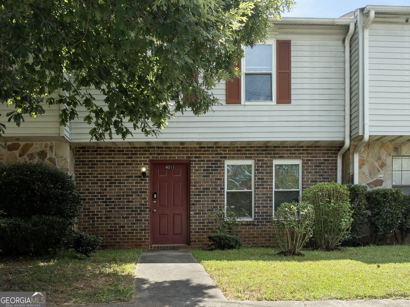 Charming 2BR / 2.5BA Townhome | No HOA This inviting two-bedroom, two-and-a-half-bath townhome is the perfect opportunity for first-time homebuyers or investors. Offering comfort and convenience, the home features a spacious layout designed for easy living and entertaining. Each bedroom has its own private bath, providing comfort and privacy, while the main level boasts an open-concept living and dining area, plus a convenient half bath for guests. Enjoy the freedom of homeownership with no HOA restrictions or fees-ideal for buyers seeking flexibility or investors looking for rental potential. With its prime location, functional floor plan, and unbeatable value, this property is a smart choice you won't want to miss!