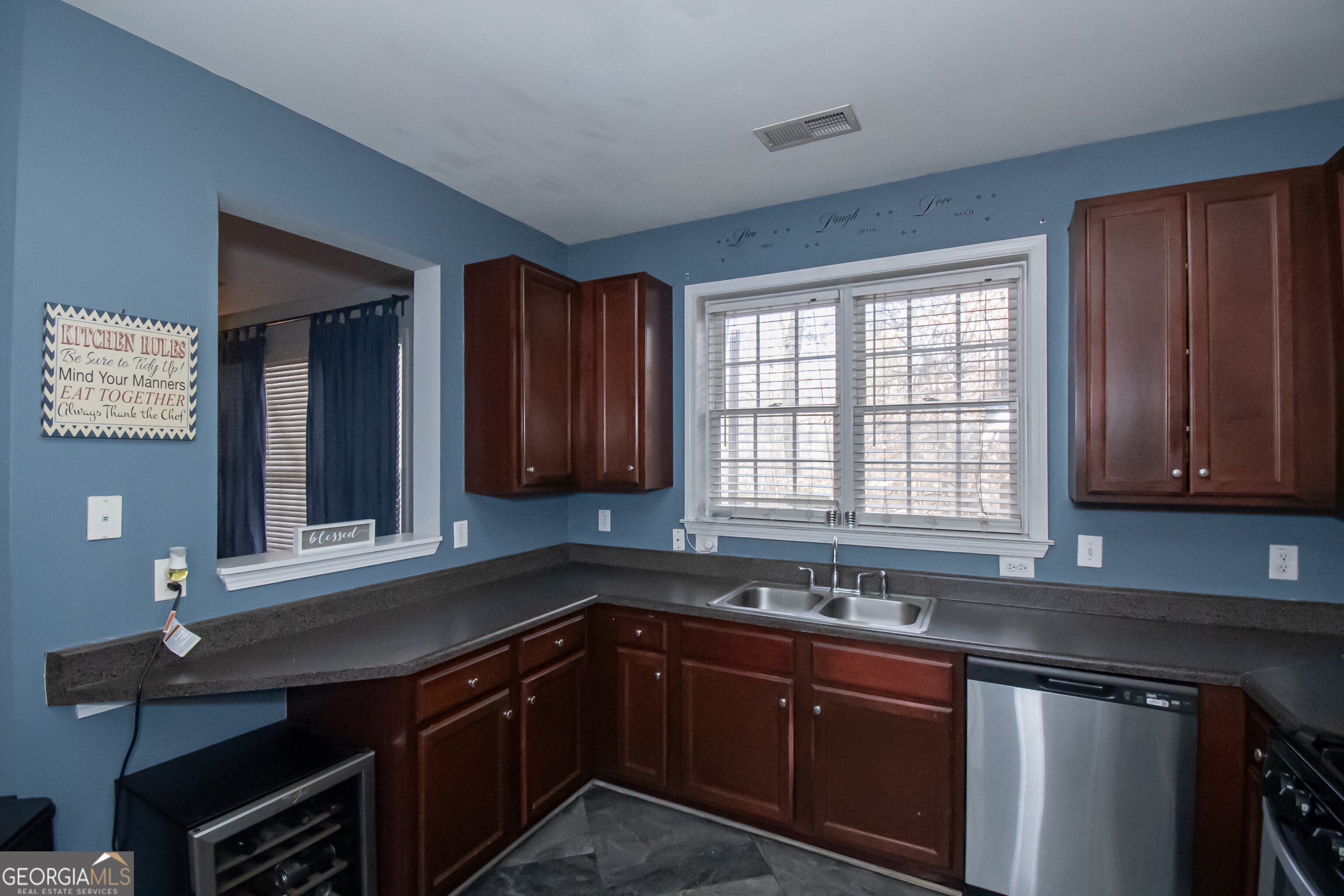 Atlanta, Georgia 30339, United States, 4 Bedrooms Bedrooms, ,3 BathroomsBathrooms,Residential,Active,18726