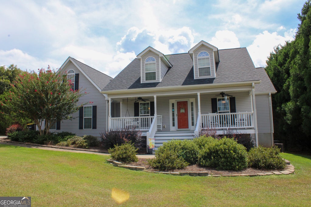 Photo of 100 Laketrail Drive, Griffin, GA 30223 (MLS # 10845384)