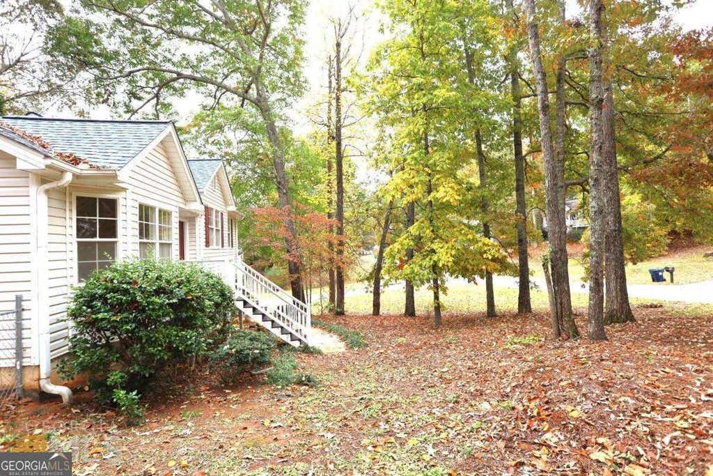 Photo of 354 Kathy Court, Douglasville, GA 30134 (MLS # 10802658)